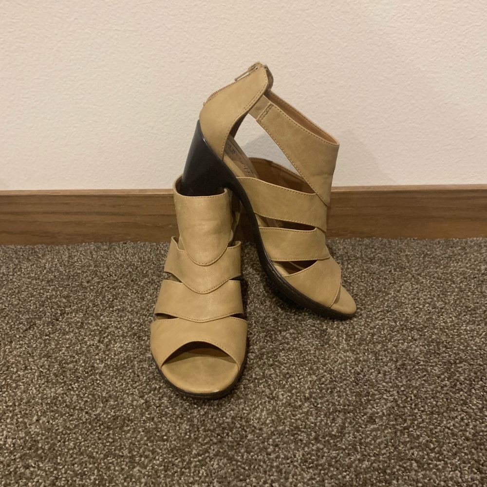 Euro Soft (by Sofft) Peep Toe Sandal, 7.5